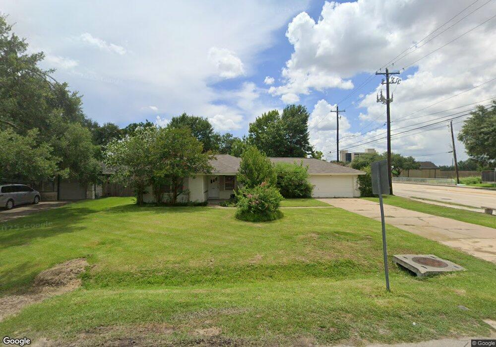 1733 Creek Dr, Houston, TX 77055 - photo 1