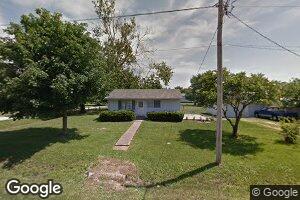 212 E 5th St, New Berlin, IL 62670