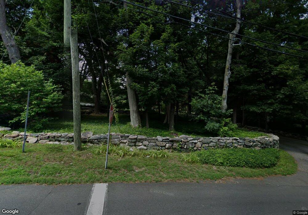 625 Hollow Tree Ridge Rd, Darien, CT 06820 - photo 1