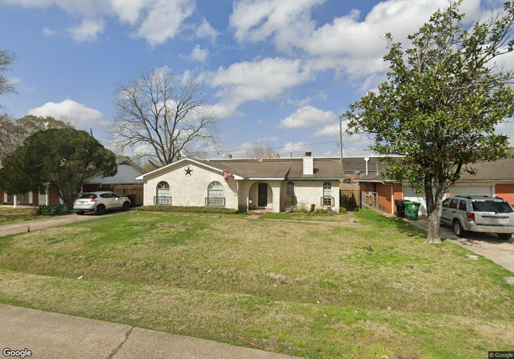 635 Hurley St, Houston, TX 77022 - photo 1