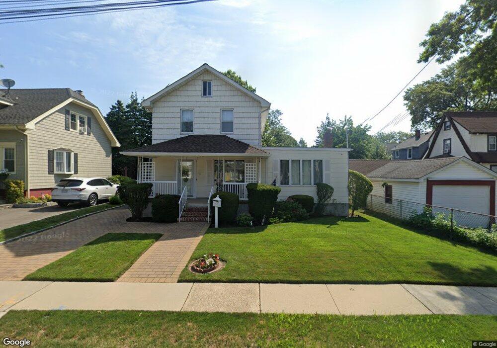 61 Daisy Ave, Floral Park, NY 11001 - photo 1