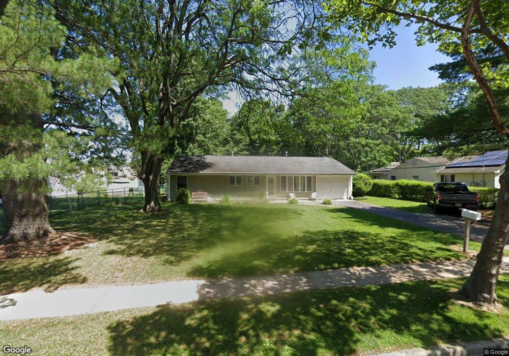 11 Hawthorne Rd, Kendall Park, NJ 08824 - photo 1