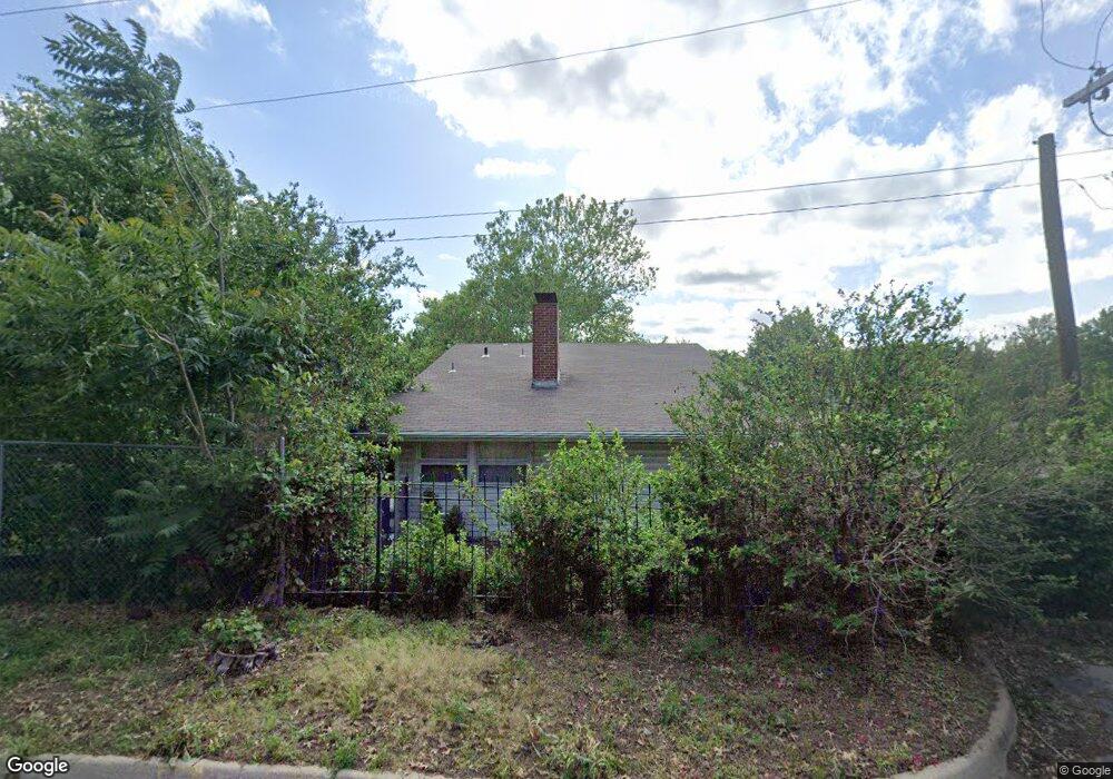 1221 SW 29th St, Topeka, KS 66611 - photo 1