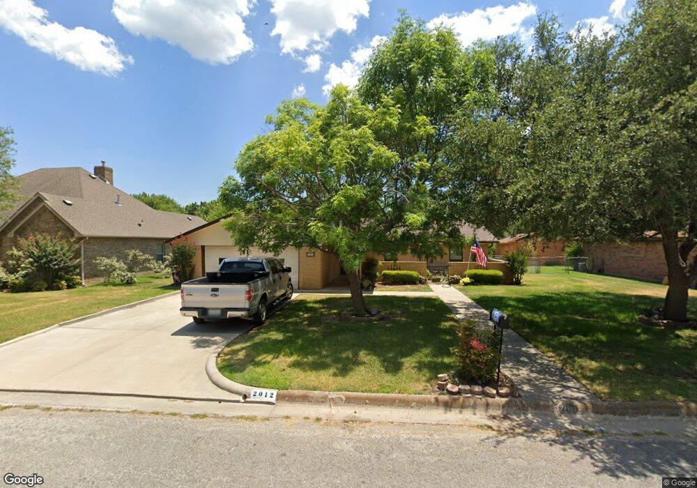 2012 Greenbriar Dr, Gainesville, TX 76240 - photo 1