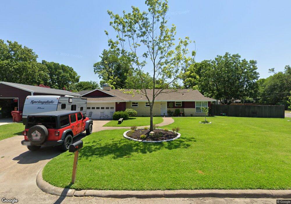 700 Hunter St, Bonham, TX 75418 - photo 1