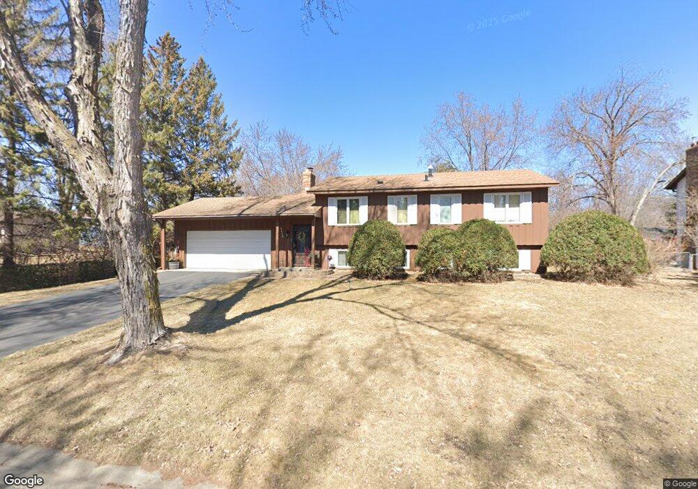 9836 101st Place N, Maple Grove, MN 55369 - photo 1