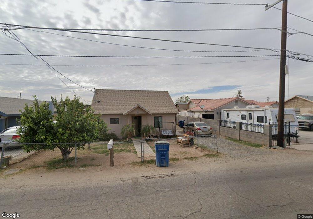 1084 S Palm Ave, Yuma, AZ 85364 - photo 1
