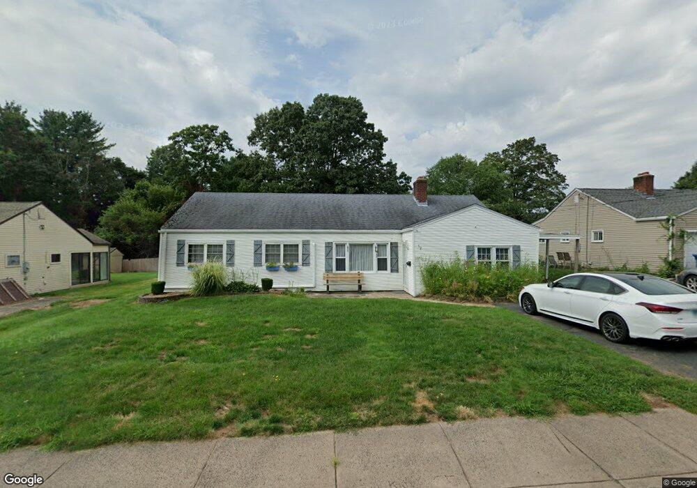 52 Weaver Rd, Manchester, CT 06042 - photo 1