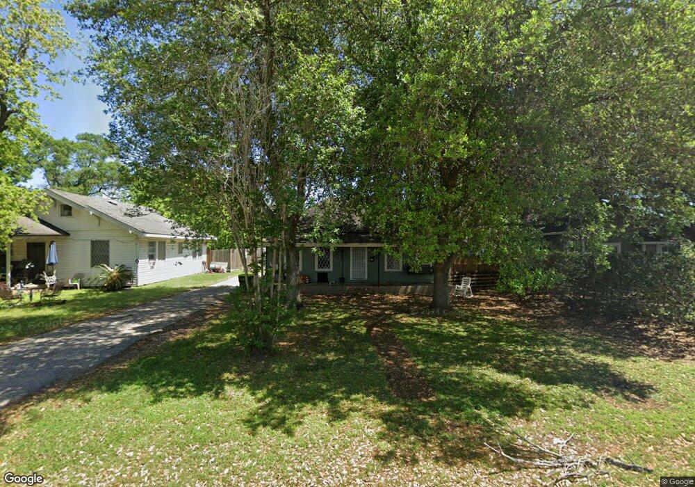 1513 Elm Ave, Bay City, TX 77414 - photo 1