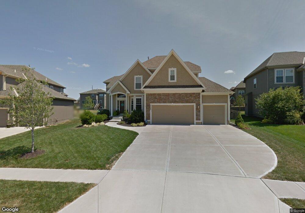 5529 Aminda St, Shawnee, KS 66226 - photo 1