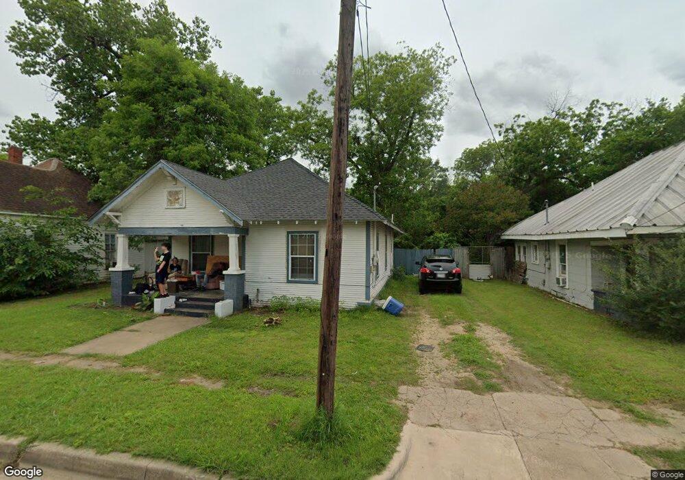 423 N Wilhite St, Cleburne, TX 76031 - photo 1