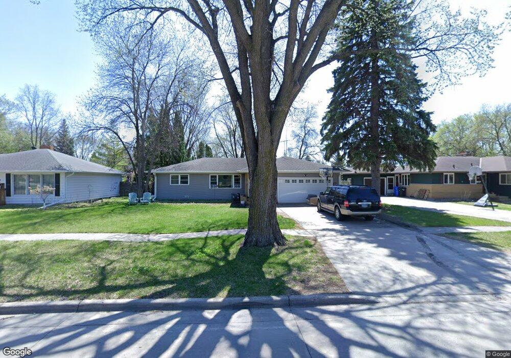 910 18th Ave S, Fargo, ND 58103 - photo 1
