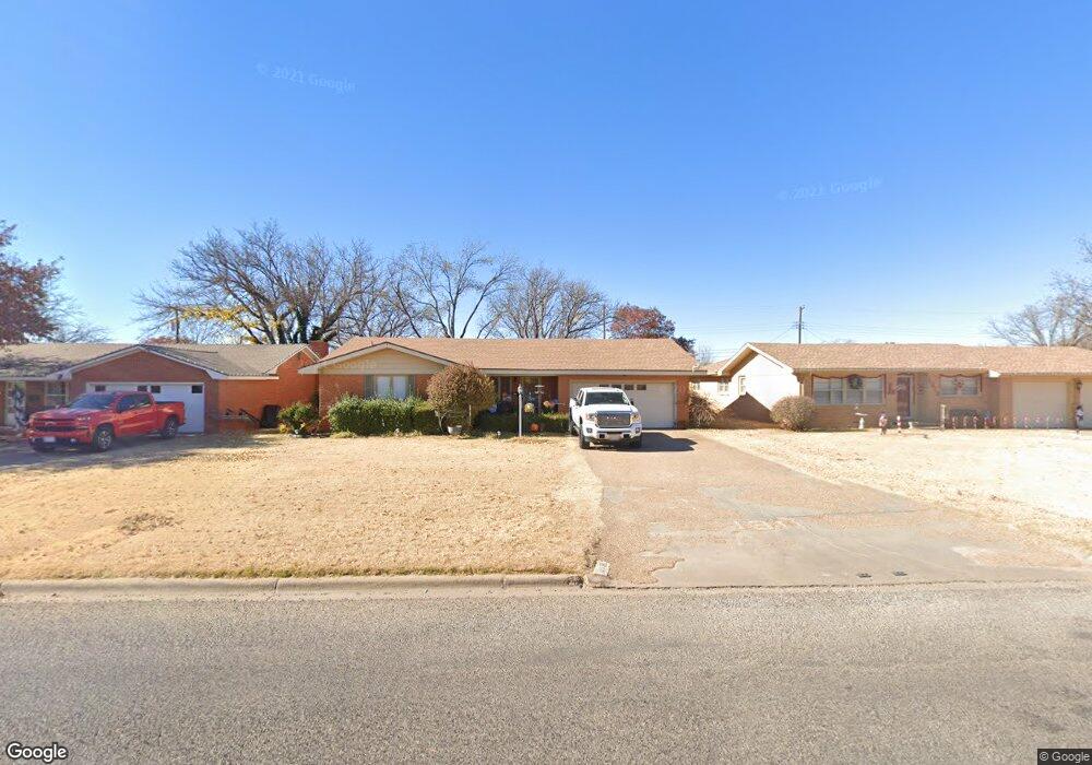 1311 Ennis St, Plainview, TX 79072 - photo 1