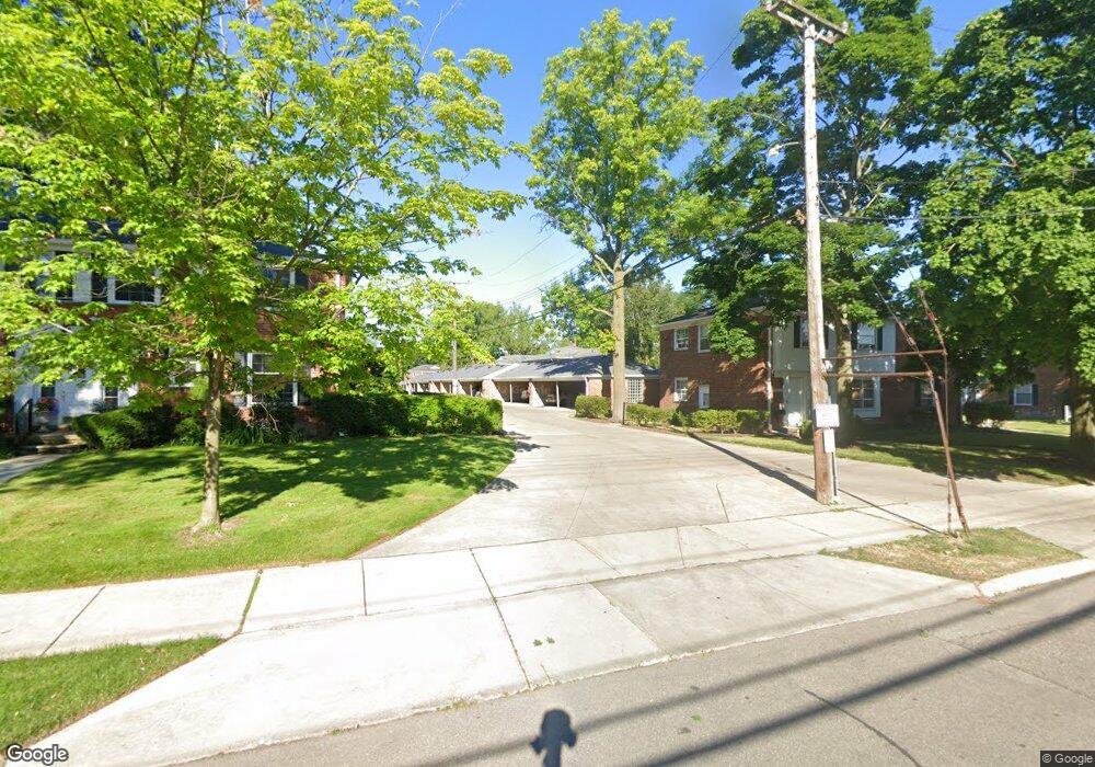 630 Cadieux Rd, Grosse Pointe, MI 48230 - photo 1