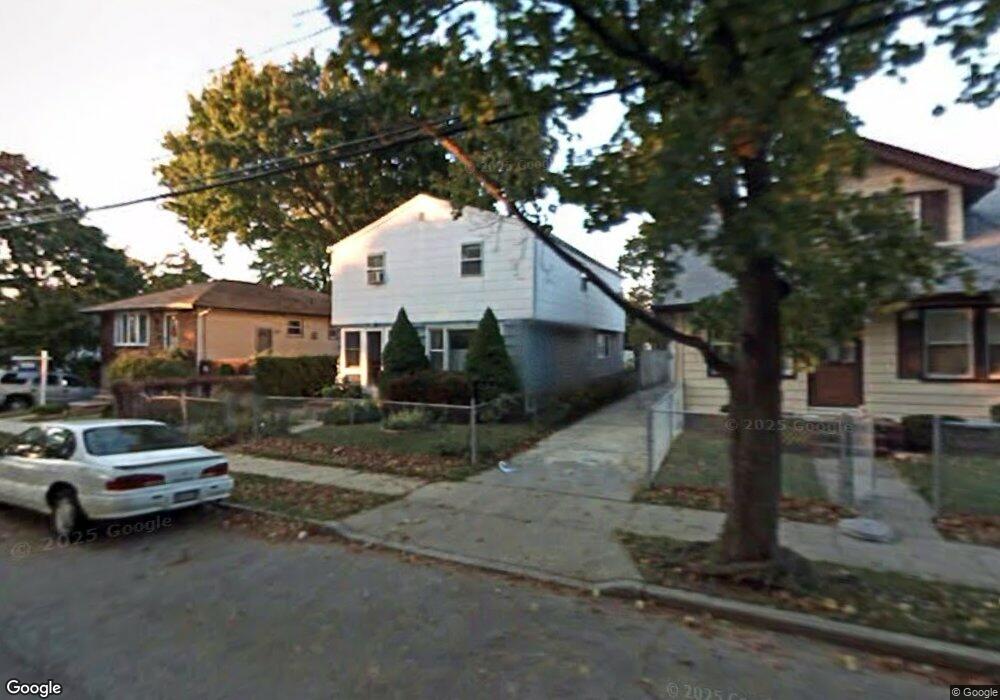 517 Washington Ave, West Hempstead, NY 11552 - photo 1