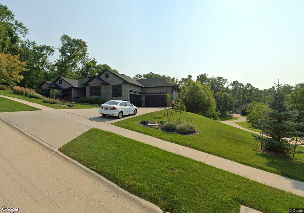 6910 Spring Valley Ct NE, Cedar Rapids, IA 52411 - photo 1