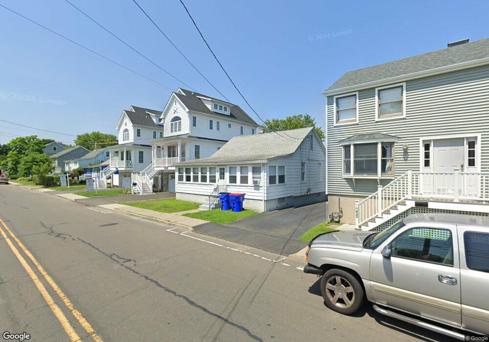 1047 Reef Rd, Fairfield, CT 06824 - photo 1