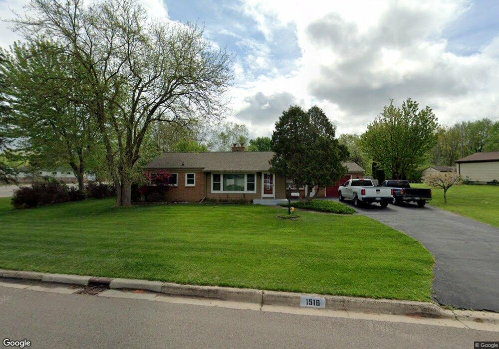 1518 Hillside Dr, Flint, MI 48532 - photo 1