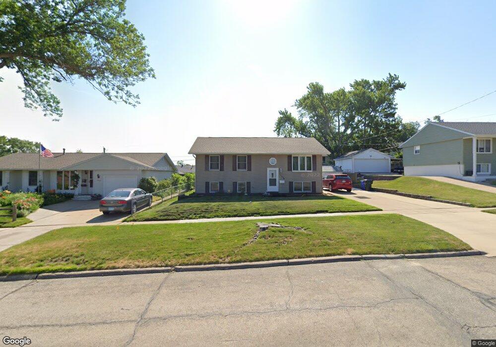 4500 Wenig Rd NE, Cedar Rapids, IA 52402 - photo 1