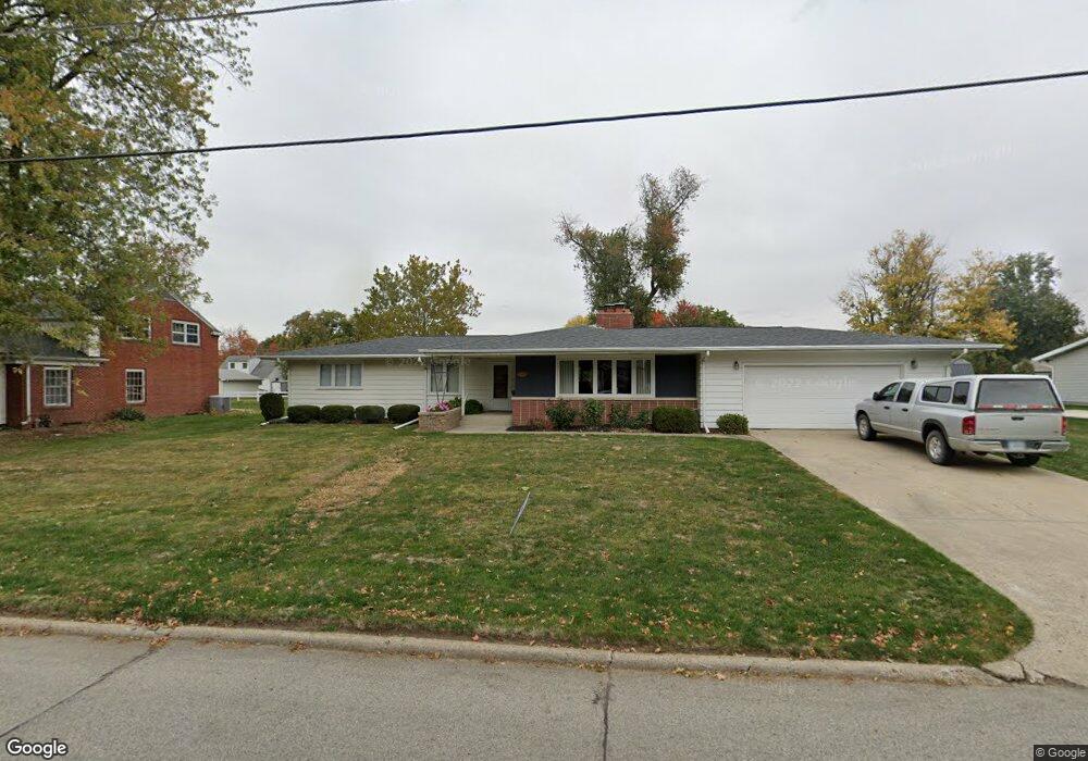 1012 S 13th Ave W, Newton, IA 50208 - photo 1