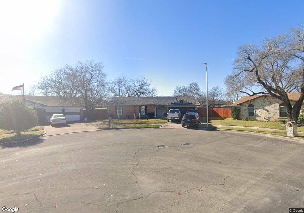 7904 Shannon Ln, North Richland Hills, TX 76180 - photo 1