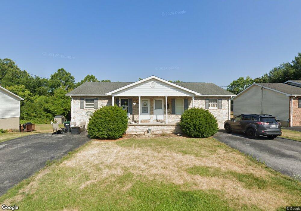 260 Miller Dr, Strasburg, VA 22657 - photo 1