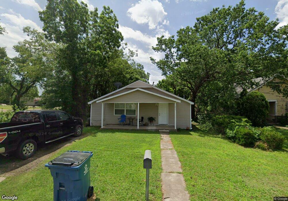 217 E 8th St, Cushing, OK 74023 - photo 1