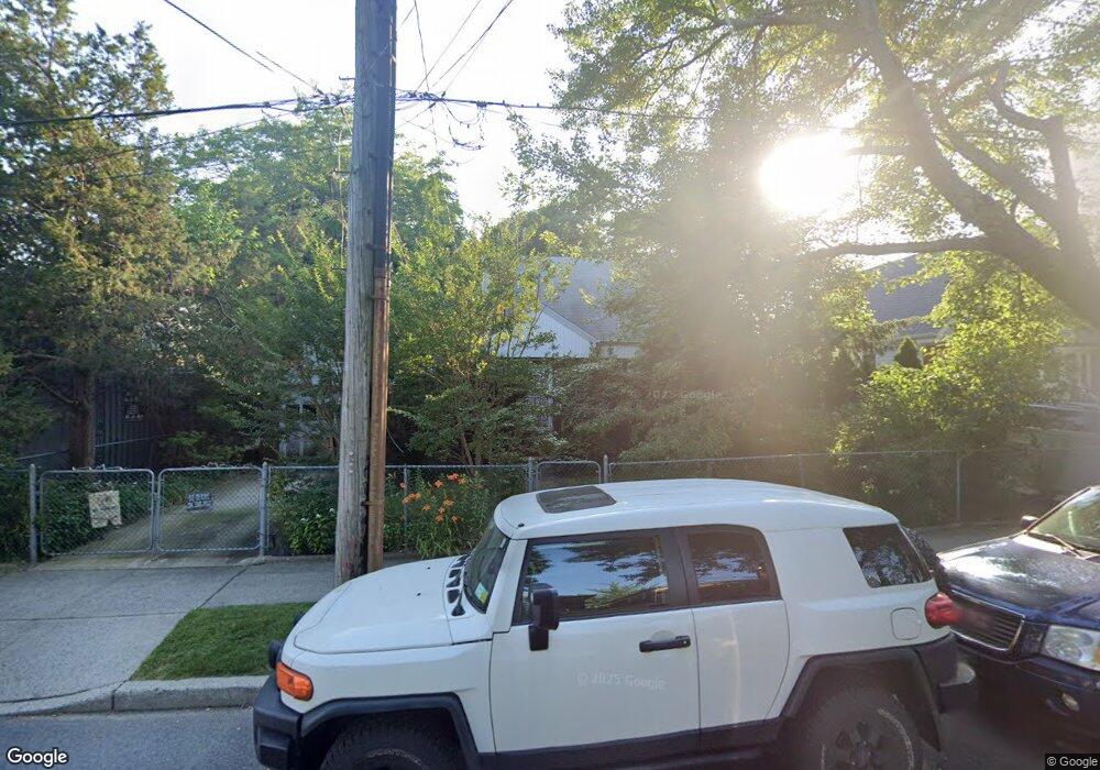 8348 268th St, Glen Oaks, NY 11004 - photo 1