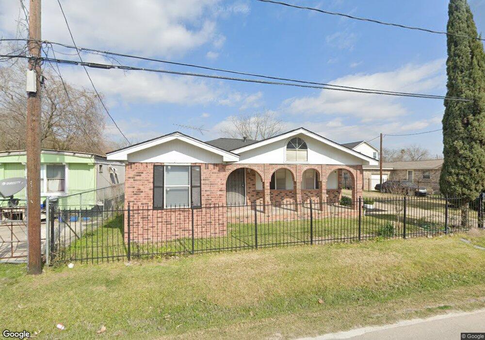 4631 Gaston St, Houston, TX 77093 - photo 1