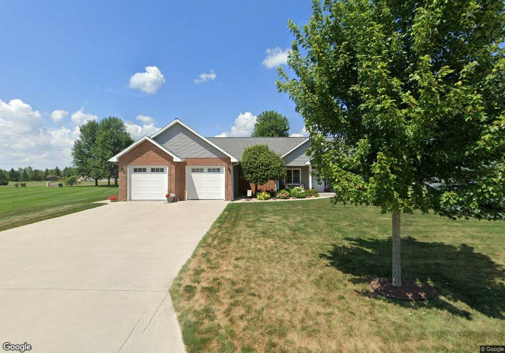 425 Primrose Ln, Archbold, OH 43502 - photo 1