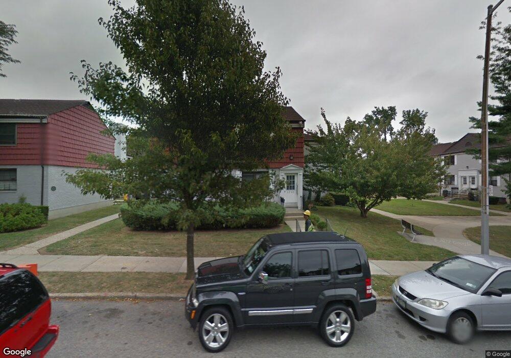 69-15 136th St unit 1F, Flushing, NY 11367 - photo 1