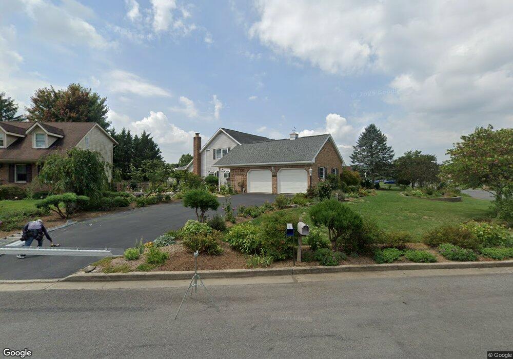 324 Greenway Cir, Greencastle, PA 17225 - photo 1