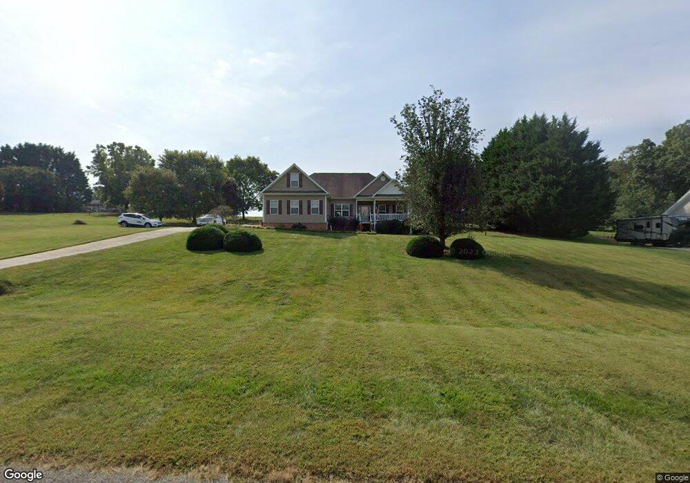 214 Five Oaks Dr, Clarkesville, GA 30523 - photo 1