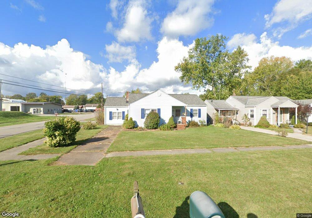 588 Lafayette Blvd, Sheffield Lake, OH 44054 - photo 1