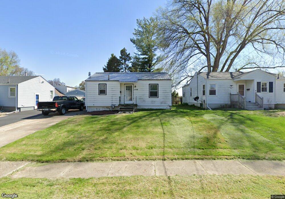 5708 Holcomb Ave, Des Moines, IA 50310 - photo 1