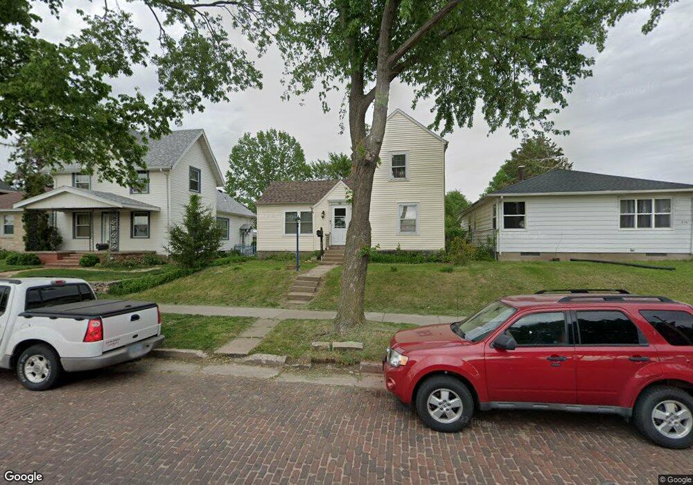 830 14th St SE, Cedar Rapids, IA 52403 - photo 1