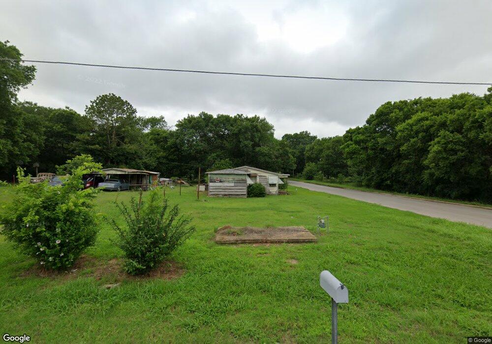 917 K St NE, Ardmore, OK 73401 - photo 1