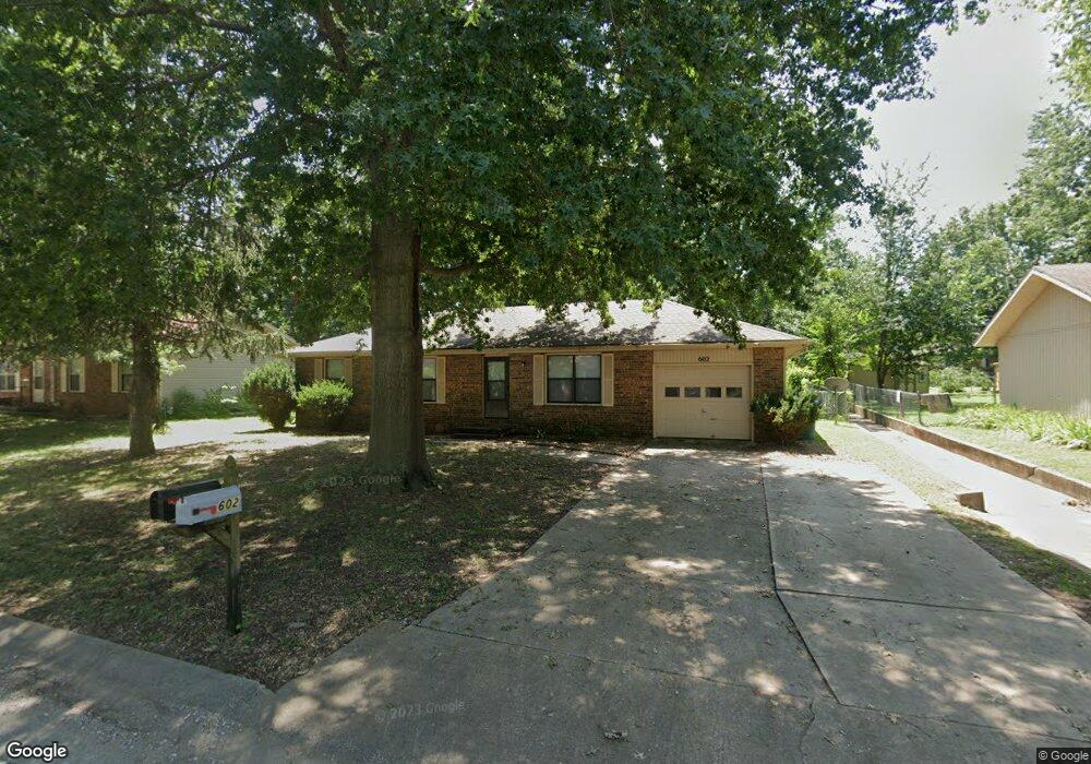 602 E Scott Wayne Dr, Nixa, MO 65714 - photo 1