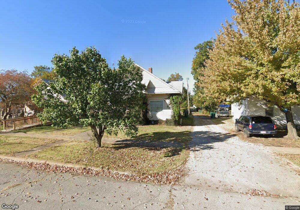 212 N 28th St, Parsons, KS 67357 - photo 1