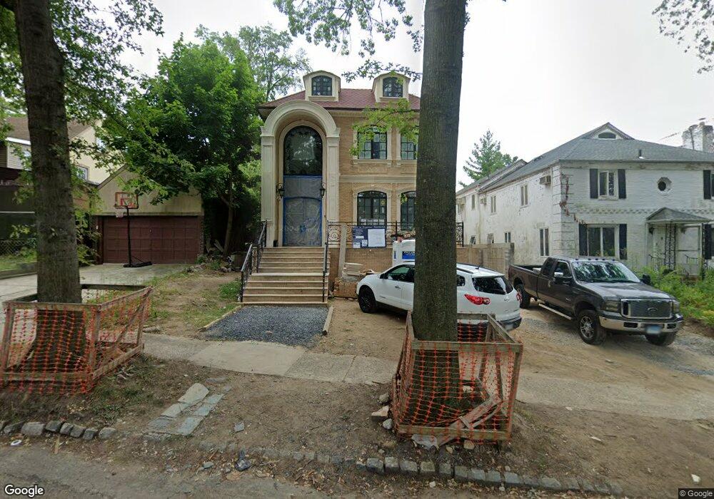 18456 Tudor Rd, Jamaica, NY 11432 - photo 1