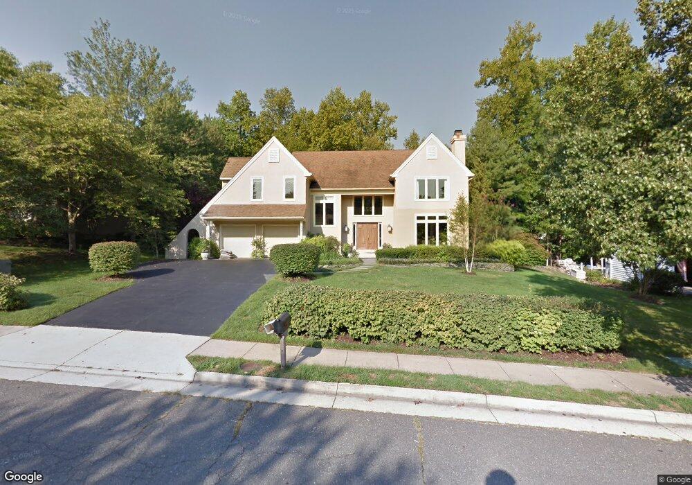 8952 Cross Chase Cir, Lorton, VA 22079 - photo 1