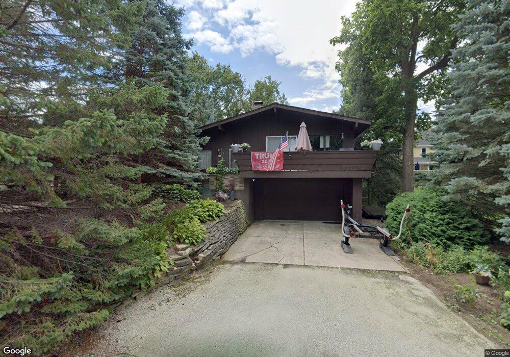 919 W Labelle Ave, Oconomowoc, WI 53066 - photo 1