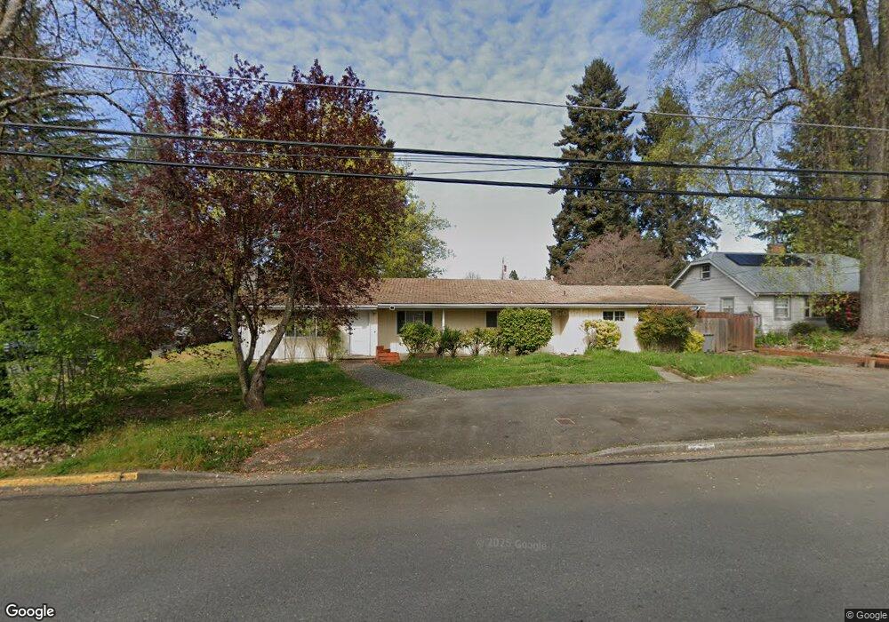 1220 SE Rogue Dr, Grants Pass, OR 97526 - photo 1