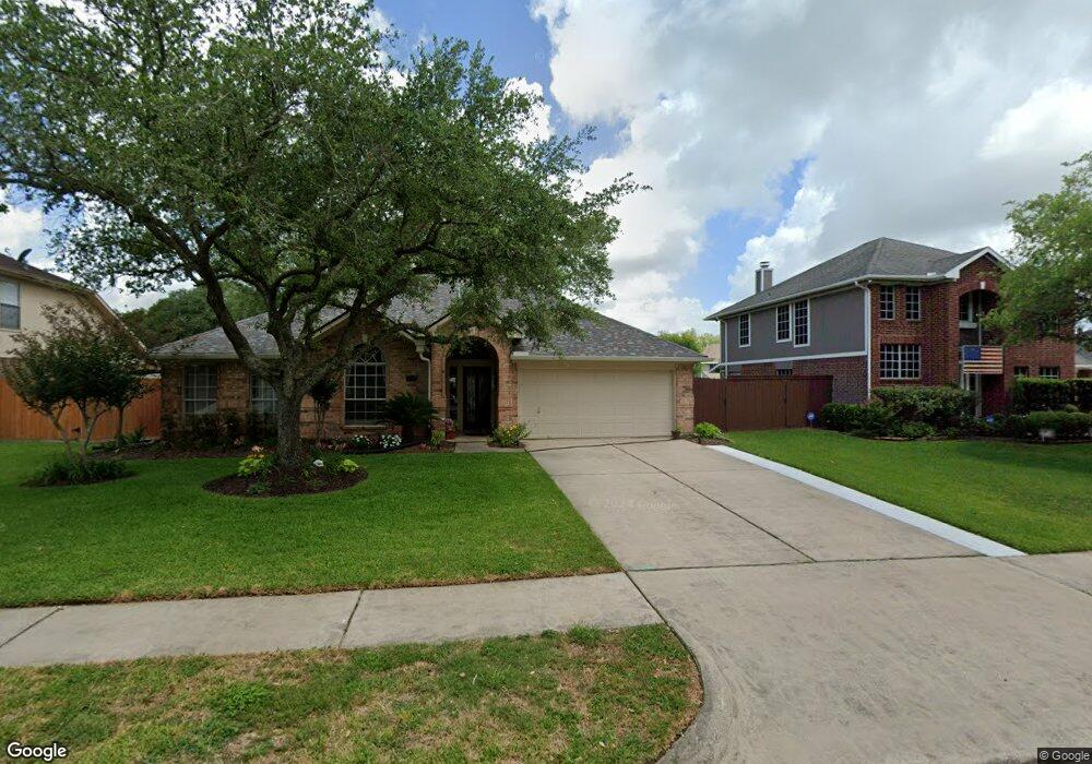 2010 N Mission Cir, Friendswood, TX 77546 - photo 1