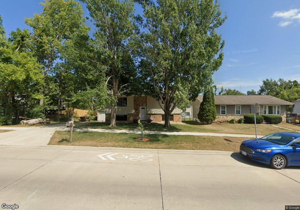 2121 18th St SW, Cedar Rapids, IA 52404 - photo 1