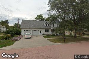 206 5th St NW, Wessington Springs, SD 57382