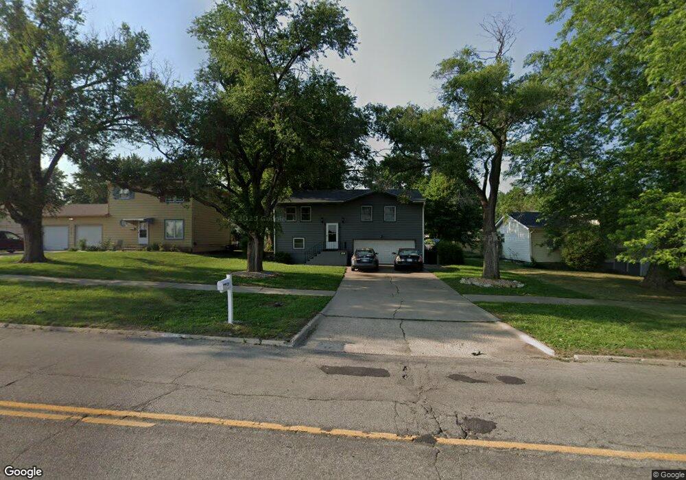 1218 SE 37th St, Topeka, KS 66605 - photo 1