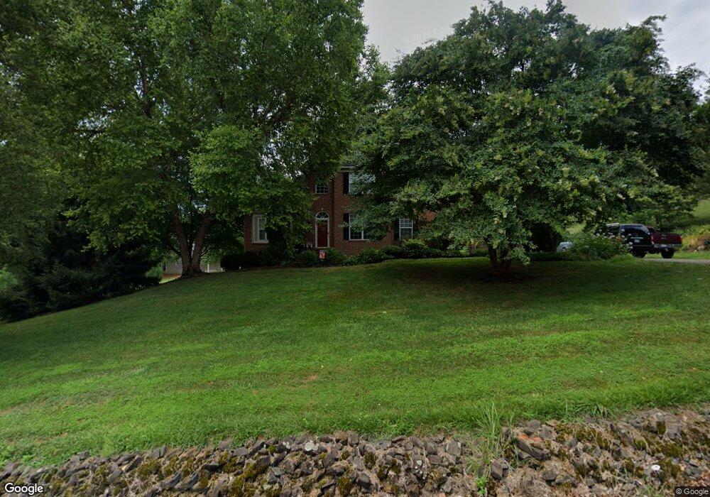 7449 Foxview Dr, Warrenton, VA 20186 - photo 1