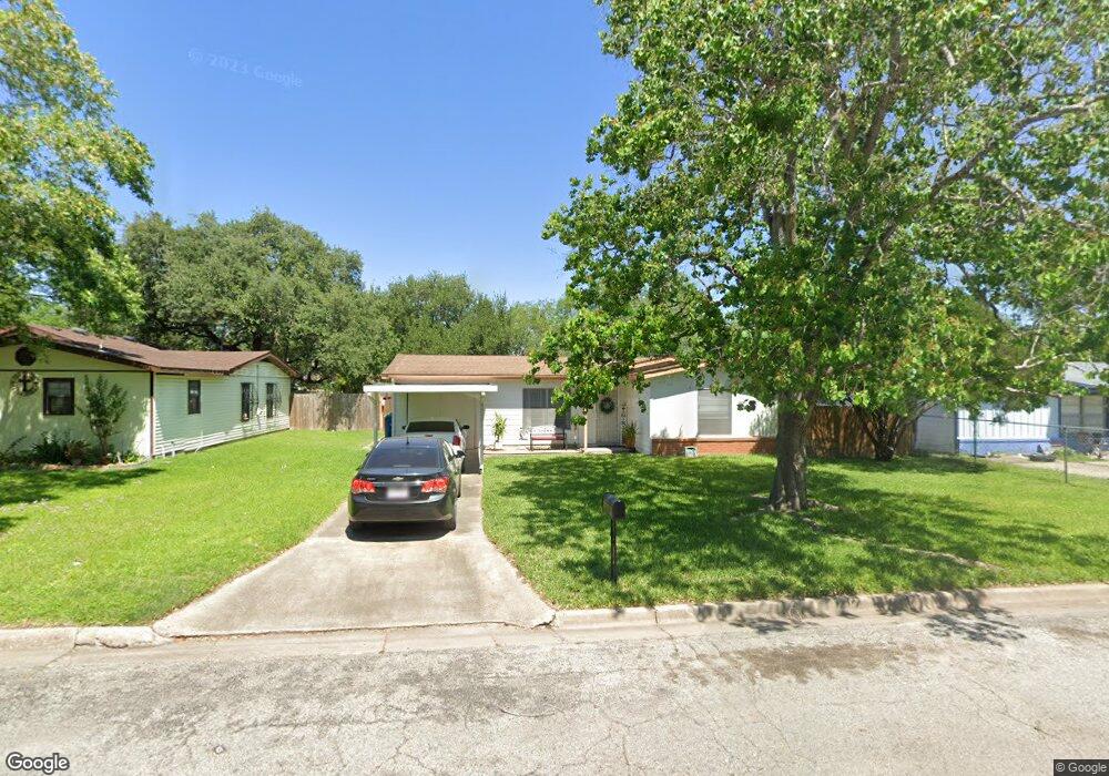 1517 E Rosewood St, Beeville, TX 78102 - photo 1
