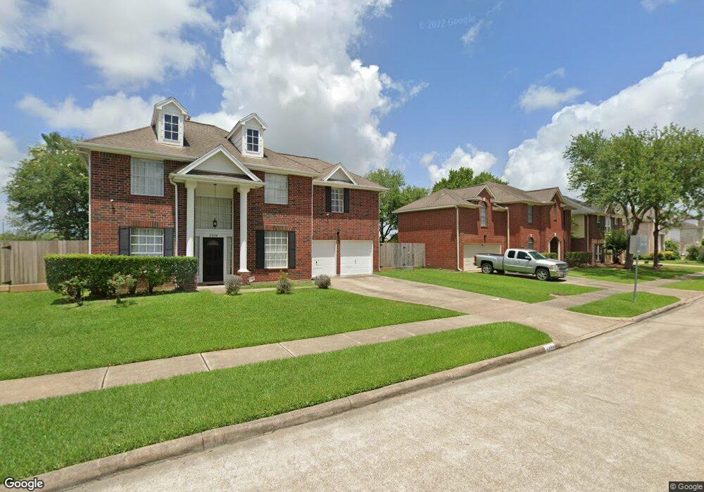 2208 N Mission Cir, Friendswood, TX 77546 - photo 1